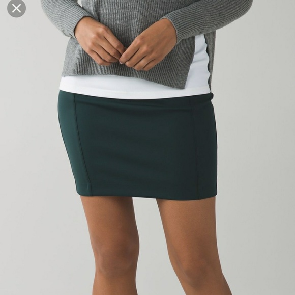 Lululemon Cityfarer Skirt Size 8 - Picture 2 of 6